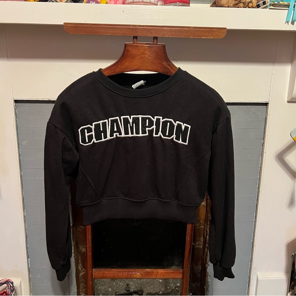 Cropped champion crew